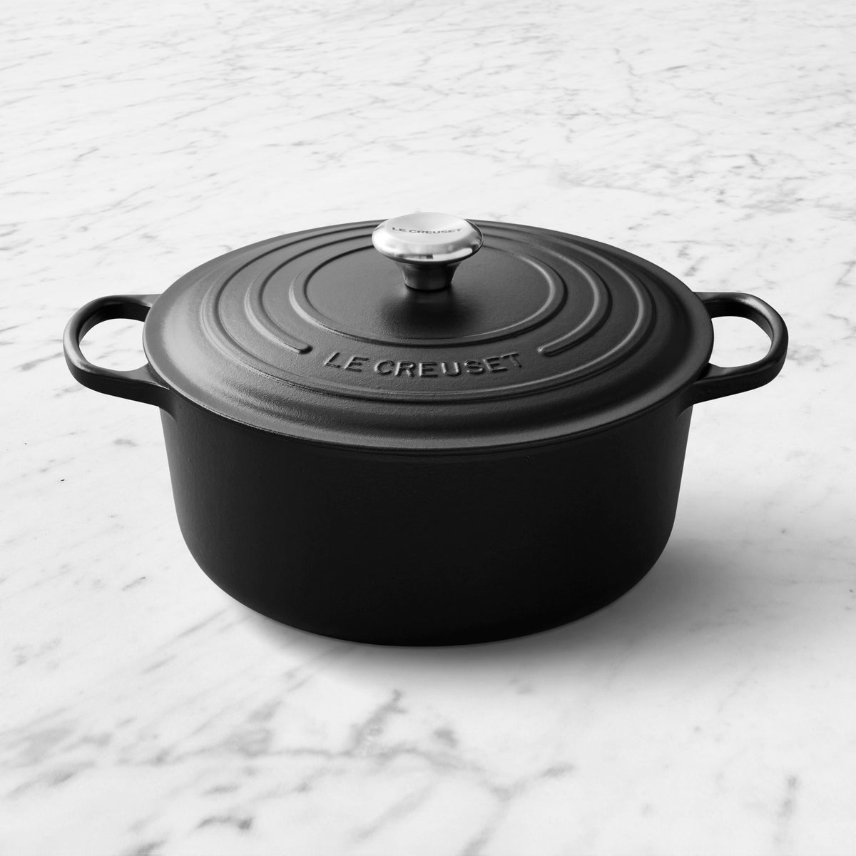 Le Creuset Signature Enameled Cast Iron Round Dutch Oven