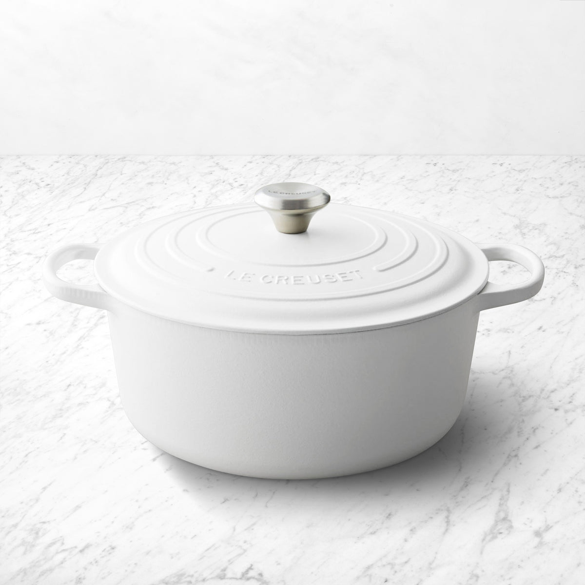 Le Creuset Signature Enameled Cast Iron Round Dutch Oven